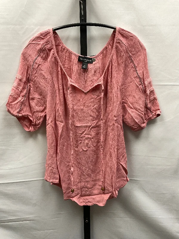 women's tops for those who love to shop for unique findsPink Top Short Sleeve In Studio, Size Petite  M