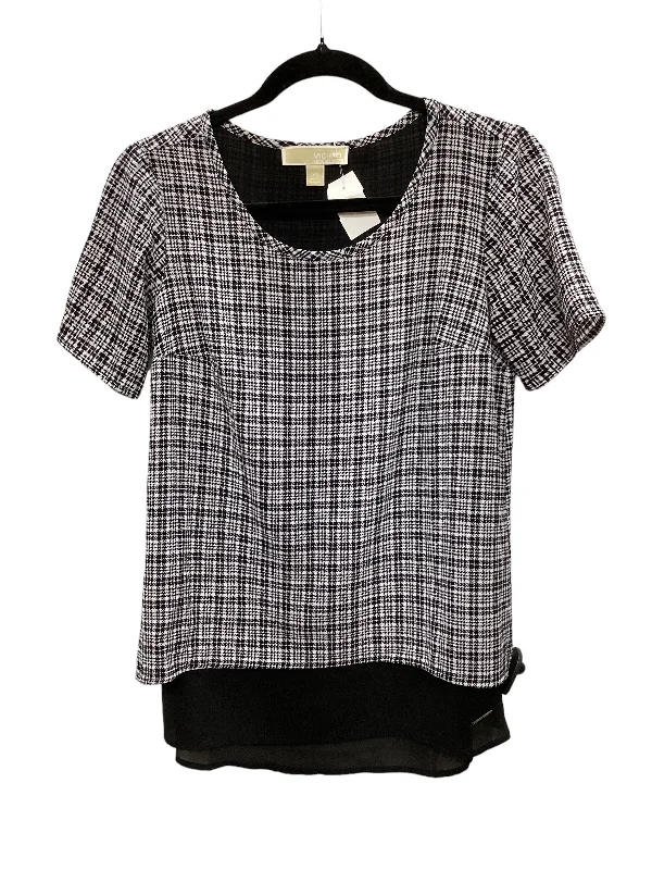 women's tops for those who want to wear pieces that are both comfortable and stylishBlack & White Top Short Sleeve Michael By Michael Kors, Size Xs