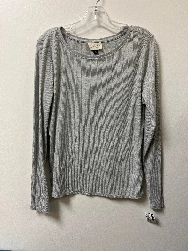 women's tops for statement-making outfitsTop Long Sleeve Basic By Universal Thread In Grey, Size: Xl