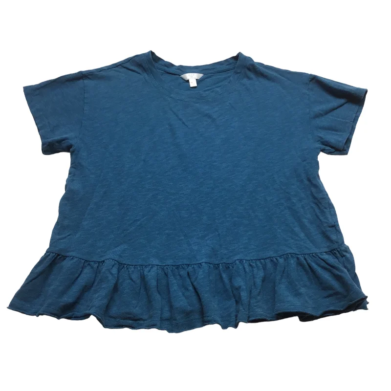 women's tops for those who want to show off their figure in a flattering wayBlue Top Short Sleeve Time And Tru, Size L