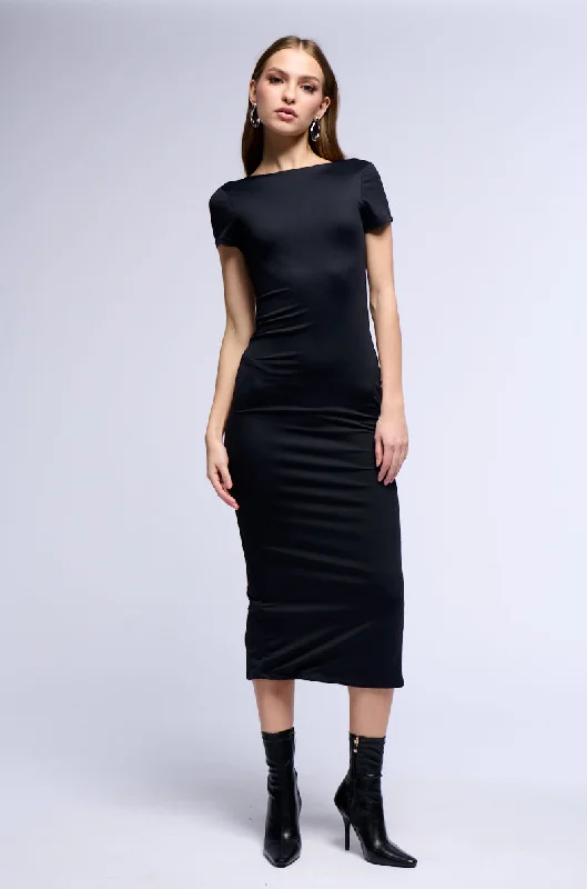 women's apple-shaped body dressesTAKE IT EASY KNIT MIDI DRESS