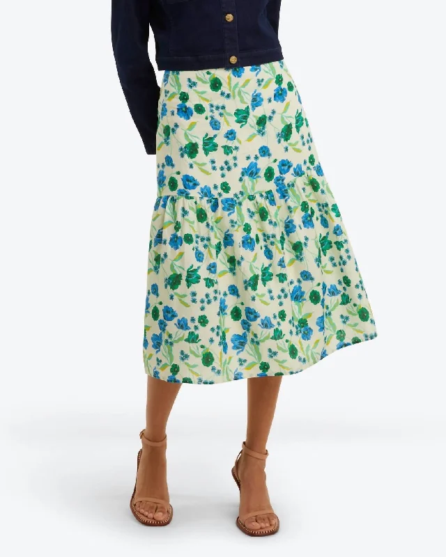 women's adventure-ready evening skirtsMidi Skirt In White Field Poppy